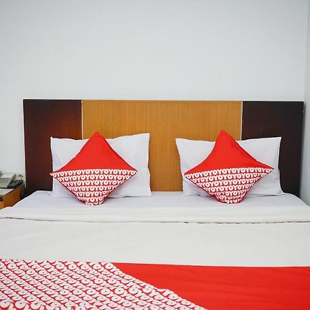 OYO 2291 Hotel Bahagia Makassar Exterior foto